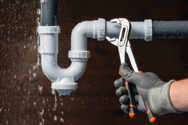 Professional Leak Detection technician working in Townville, PA